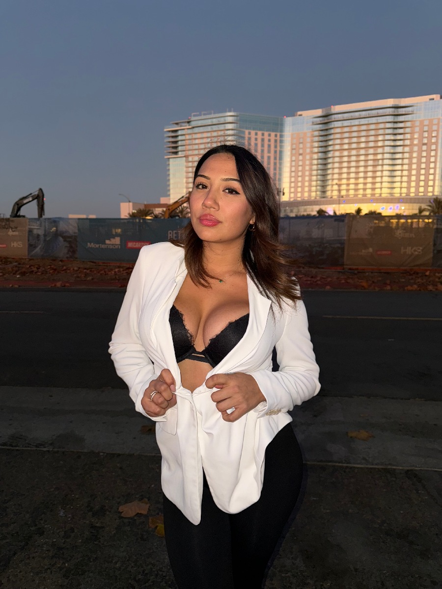 Take a pause and enjoy Ali Cruz — streaming from Madurai