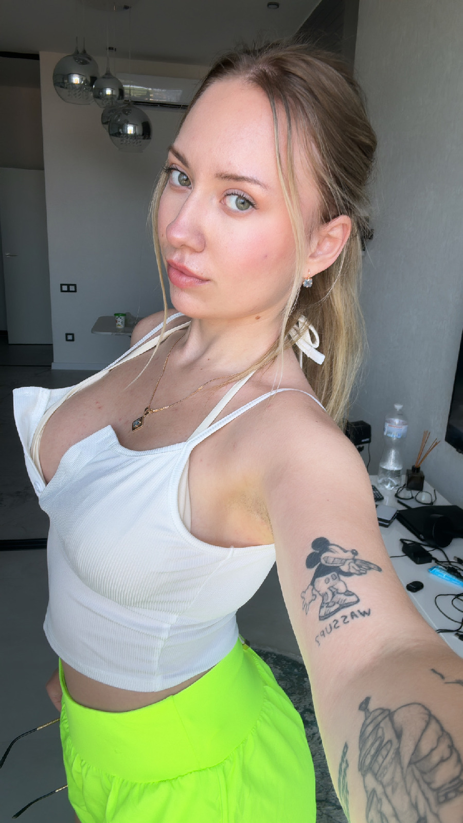 KateV in her underwear in Madurai