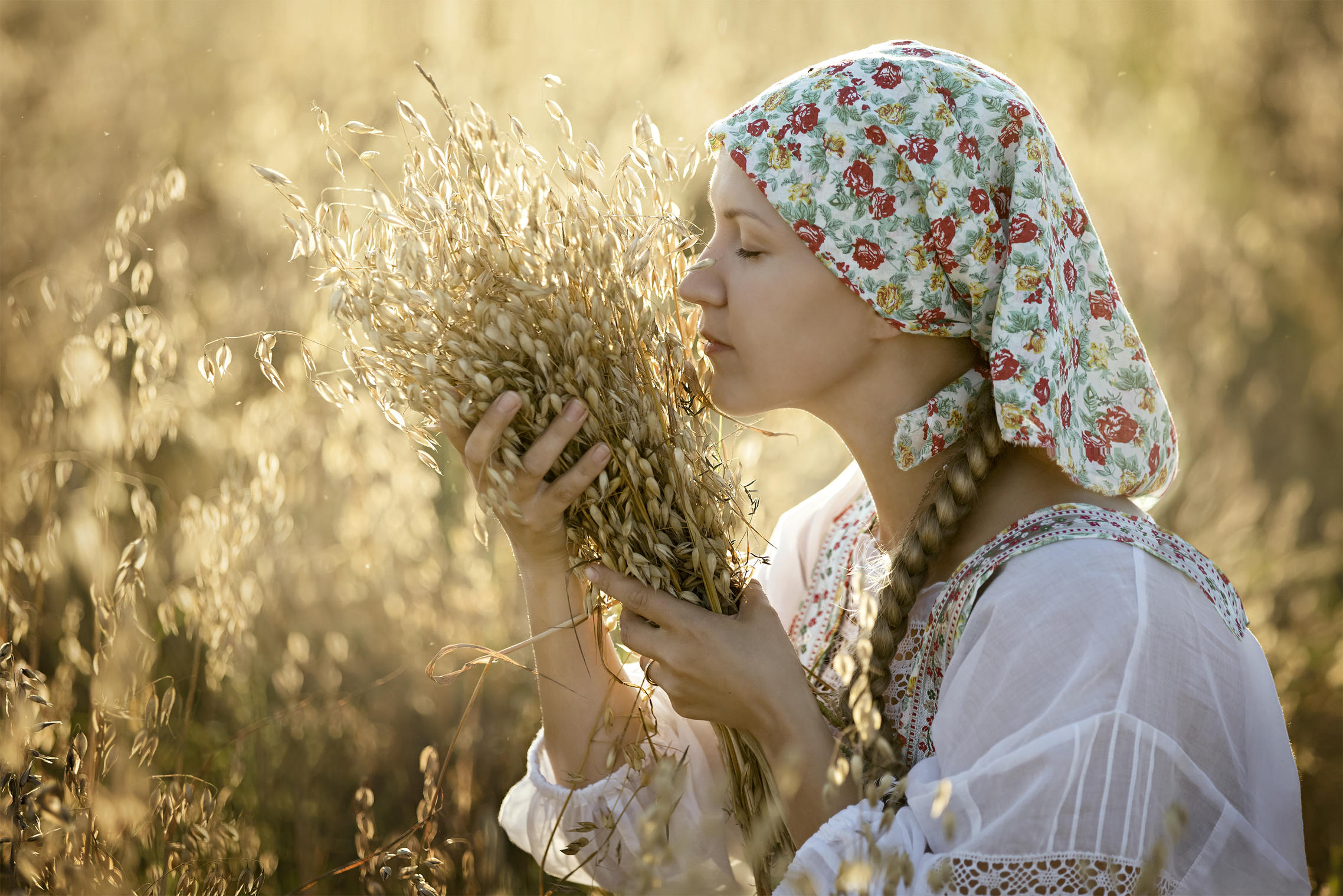 Photo Women in Slavic costumes in Madurai